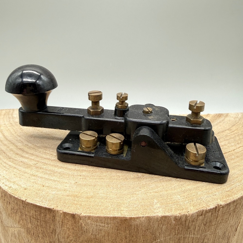 Vintage British Military Morse Code Key W.T. 8 Amp No 2 Mk III ZA16929